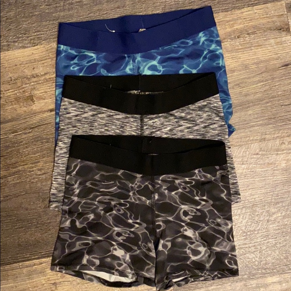 Compression shorts so: small